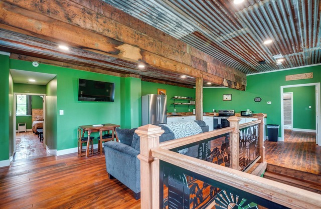 Near Wineries: Country Condo in New Haven