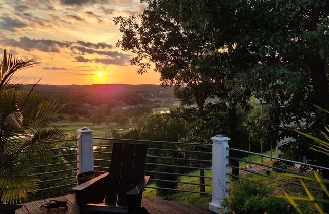 Nestled on a bluff overlooking the Osage River and Golf Course.