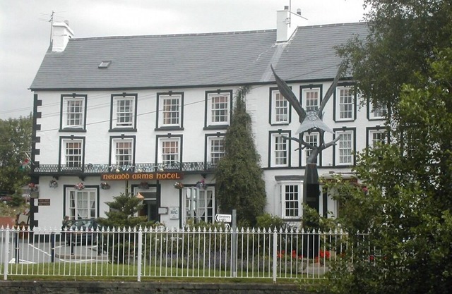Neuadd Arms Hotel