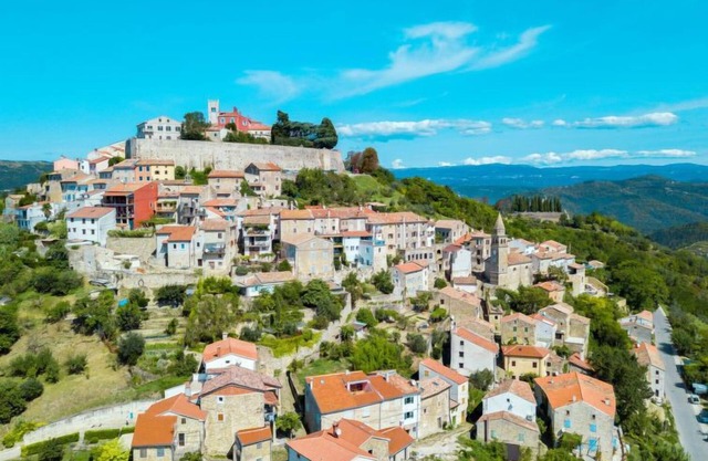 Nevenka (MVN201) by Interhome