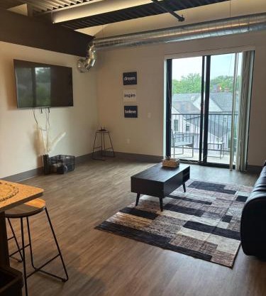 NEW 1BR Luxury Condo Private Balcony 303