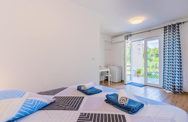 New 4 star Room M&A in town Cres