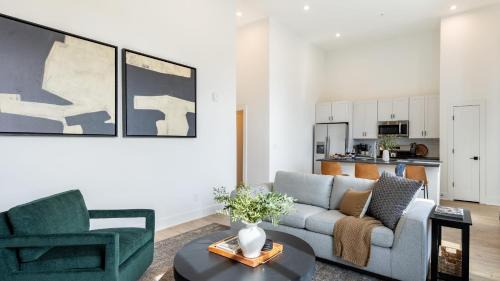 New Build 2 Condos Minutes from Downtown Nashville Dining Entertainment