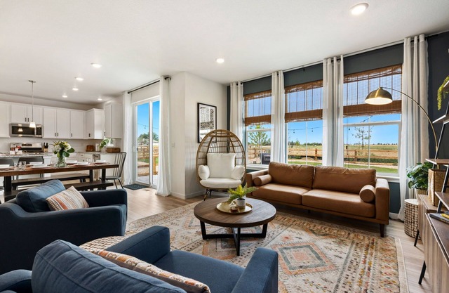 New Build W/Great Backyard & Lake Access!