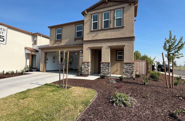 New Built pet corp/insurance Housing 24/7 access: ATTN: ALL new furniture by 7/3