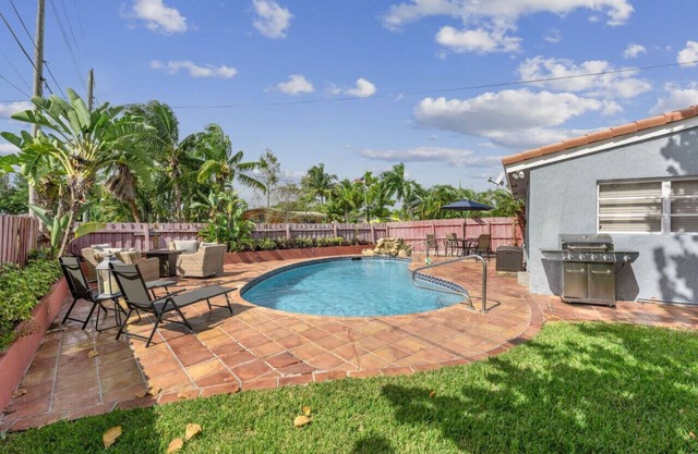NEW! Cannon Ball Bungalow! Family Fun 15min->Beach