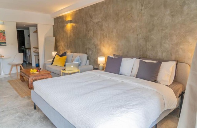 [NEW] Cozy Modern Studio with Pool & Gym