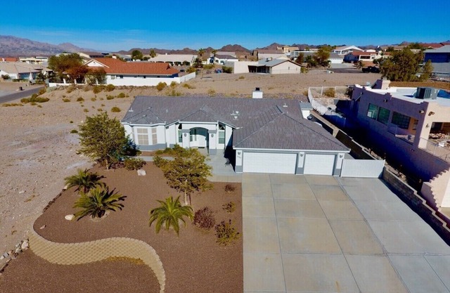 New Family Home, Large Driveway Close to The Lake, The River, and The Casinos.