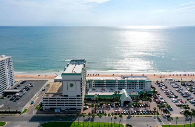 NEW Gorgeous Ocean View Studio in Daytona Beach!