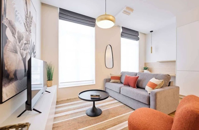 *New* Grand Place/Place du Grand Sablon (1BR)