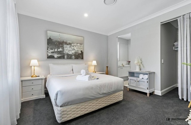 New Haven - Eiffel Tower Suite