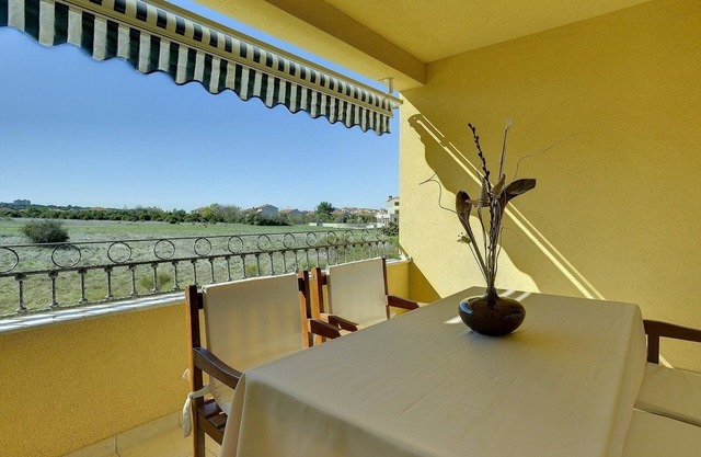 New holiday flat with parking, climate in a quiet area of Pula