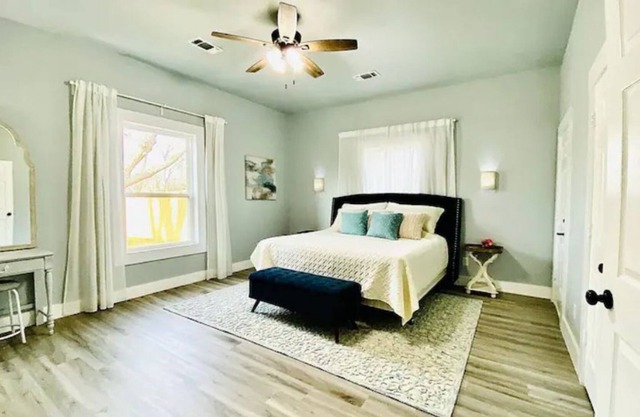 New home in a classic body close to downtown!