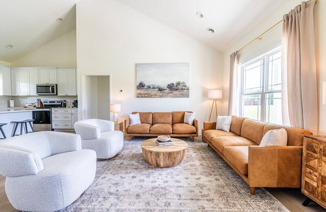 New Home in Tusculum - ALL King Beds! No Cleaning Fees!