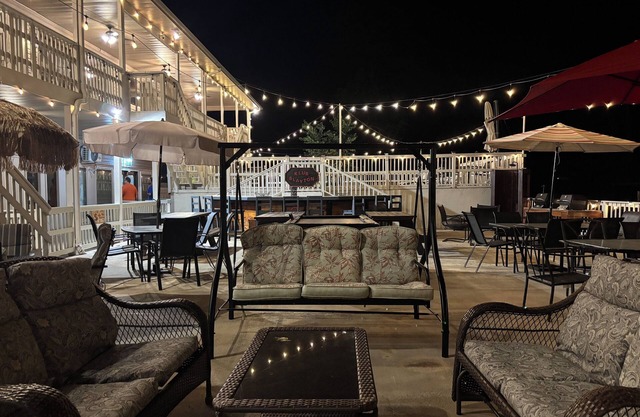 NEW HOT SPRINGS LAKE HOUSE - 8 BR+Pool-HOTUB+Boat Rentals+Events+etc.