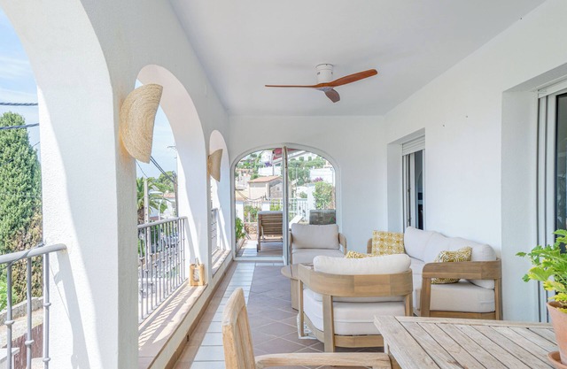 New! Incredible sea view, near Cadaques, swimming pool, sleeps 8/12