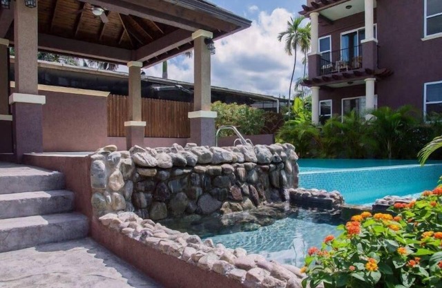 New Kingston Guest Apt at Sonoma Estate
