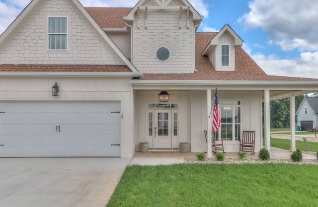 NEW!!! Lake Life Retreat with all the top amenities