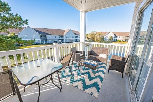 NEW! Large 2BR in Azalea Lakes Pools Hot Tubs!