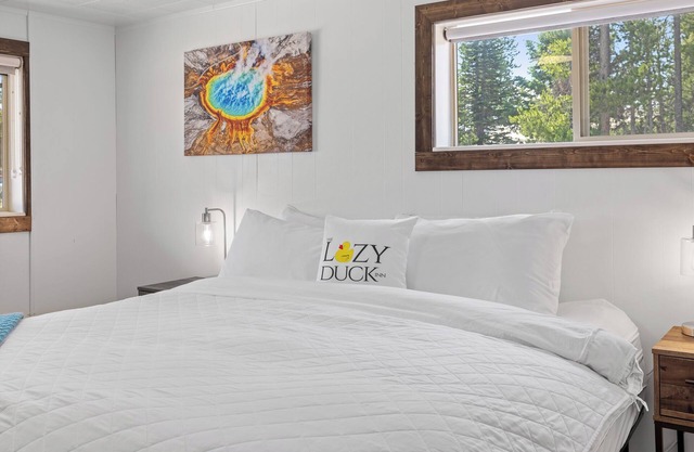New Lazy Duck Inn #15 King/Kitchenette