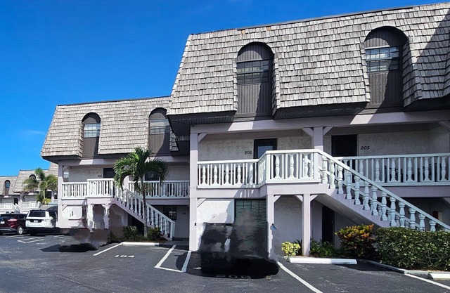 NEW LISTING! 2BR & 2BATH High End Townhome with POOL- RIGHT on the BEACH!