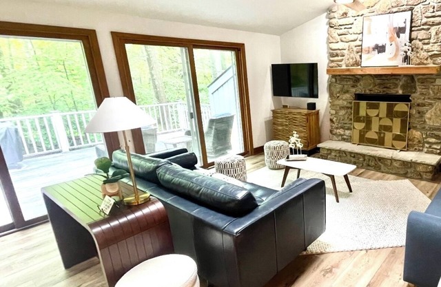 NEW LISTING! 3/2 CHARMING HOME IN THE WOODS OF ELLISON BAY/NORTHERN DOOR COUNTY