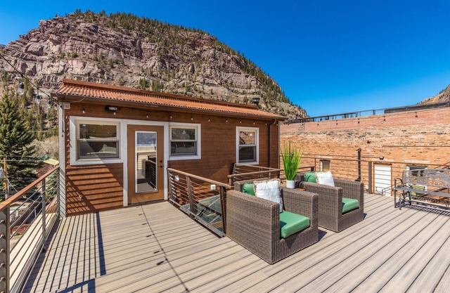 New Listing! Beautifully Updated Studio in the Heart of Downtown Ouray