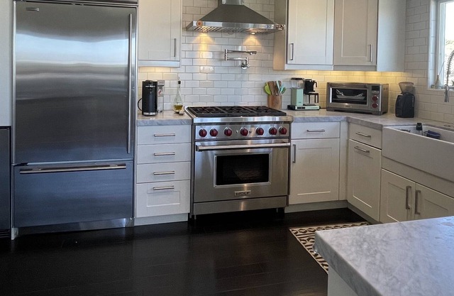 New Listing! Immaculate 3 Bedroom Private Home - Bay Views!