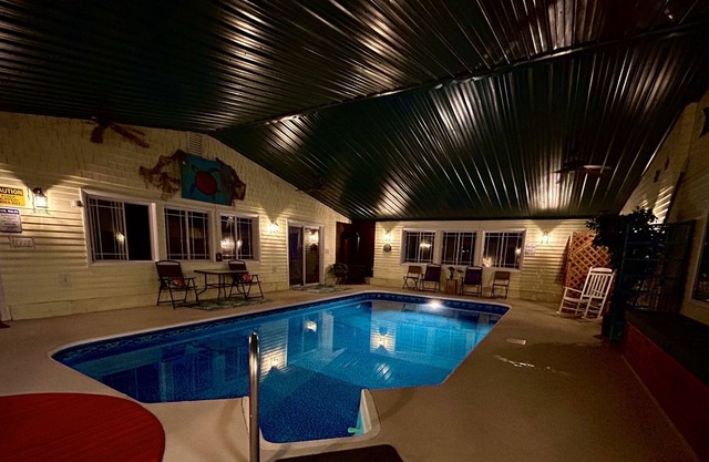 NEW Listing! INDOOR Pool~Spacious home~Ski Oasis~Minutes to Lake George Beach