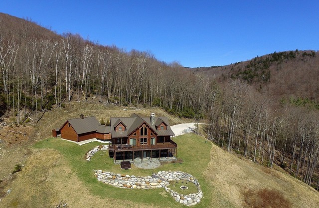 New Listing - Luxury log home with stunning views