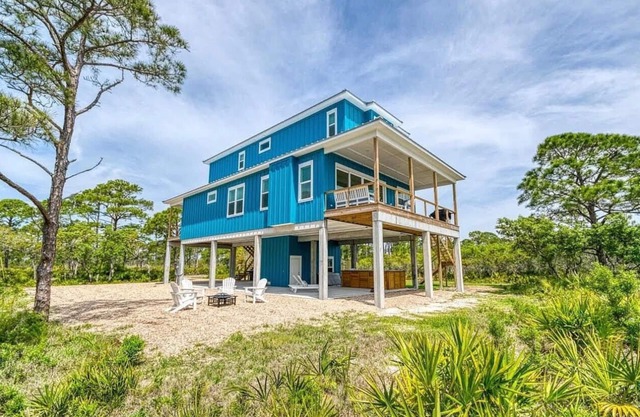 NEW LISTING! nWelcome to Ohana Shack!n 4BR/4.5BA Private Beachfront Property!