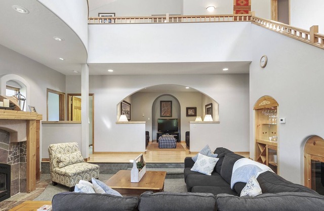 *New Listing* Private 4 Bedroom Home