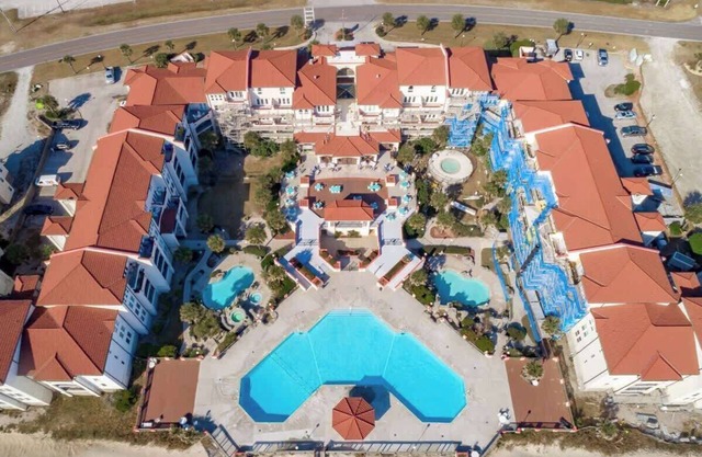 New Listing Villa Capriani- 2 bed ocean view condo