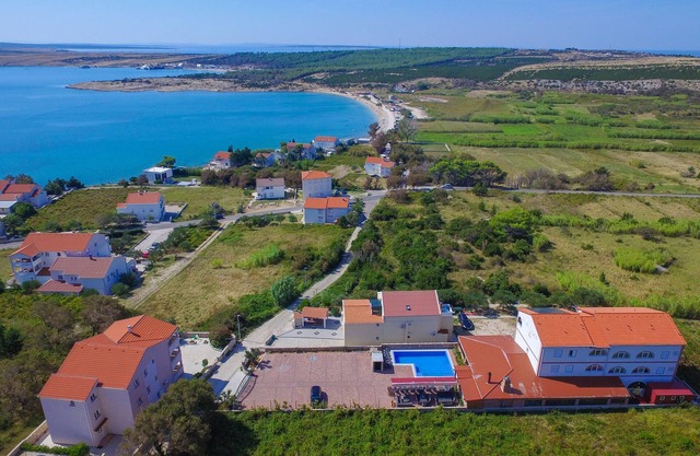 NEW LISTING! Vila Caska -ap4 - for 4 people- Zrce beach, pool, wifi, A/C