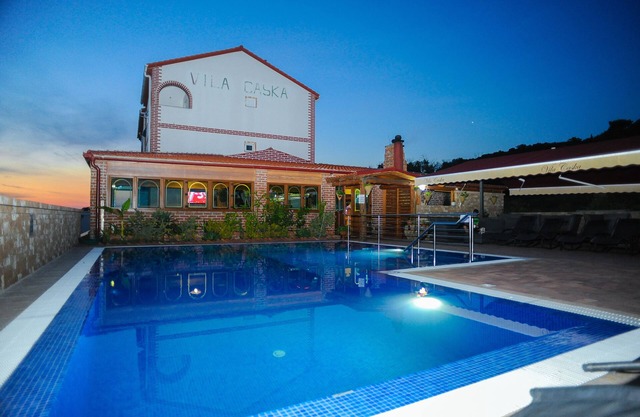 NEW LISTING!Vila Caska -ap7-for 2 people- Zrce beach, pool, wifi, a/c