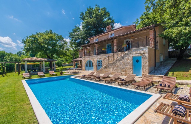 New, luxurious and beautiful pool Villa Lord House