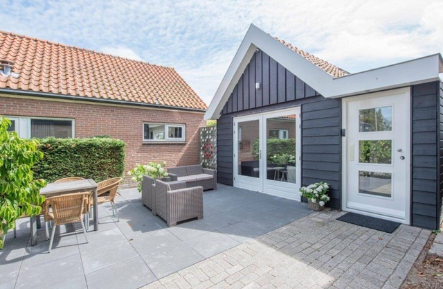 New, luxurious and fully furnished holiday home. Ideal for families or just 2 persons. Parking on site. 5min from beach, 1min from village center.