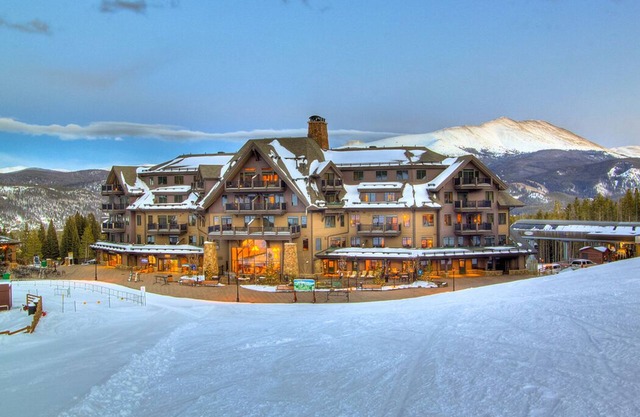 New Luxury 2Bedroom on Upper Floor Ski In/Ski Out in Breckenridge