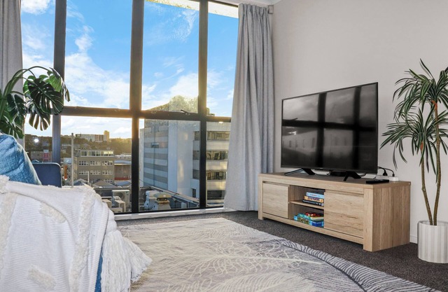 New Market Niche l Modern 2 Bed Apt l Carpark inc.