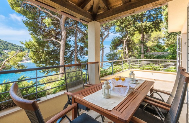 New Modern 2 Br Apt With Terrace and Private Garden With Breathtaking Seaviews