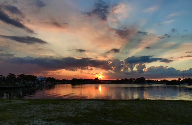 NEW MODERN 3BR/2BA WATERFRONT HEATED POOL DOCK PATIO DIRECT GULF ACCESS BEACH