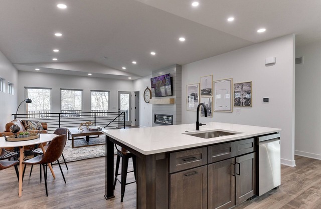 New Modern 4 Bedroom Home, Perfect for Families