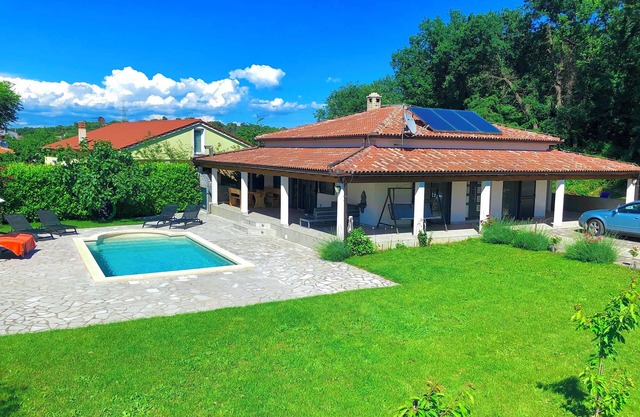 New, modern vacation home* Close to the sea - quiet location with pool - pure nature