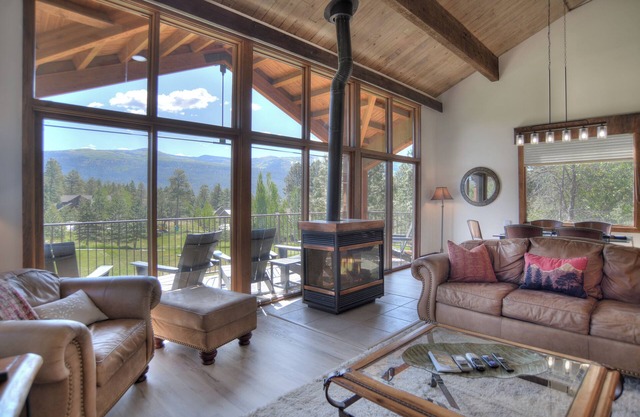 New! Mountain Fairway Retreat (#748) |10 min to Ski - Golf - AC/Pool/HotTub