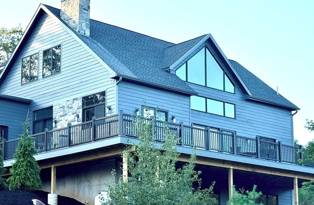 NEW! “Pocono Grand Chalet”at Big Boulder! Ski, Lake, Beach, Pool, Hot tub.,