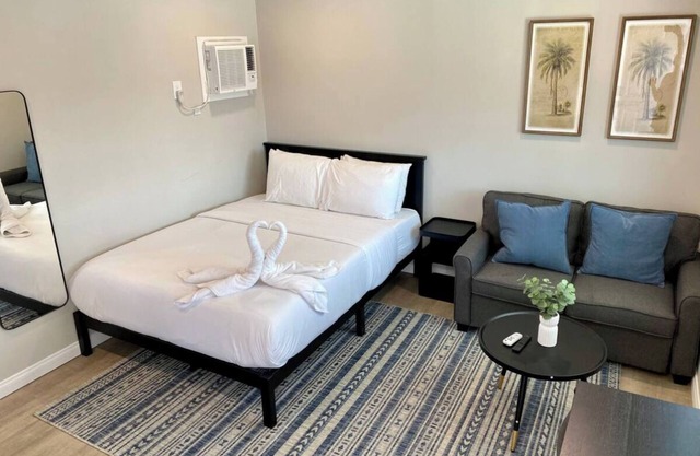 New Remodeled Upstairs Apartment Central El Cajon with AC