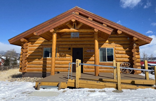 New Rental! Beautiful Pet Friendly Home, Offering Accessibility Features - Clark Street Cabin