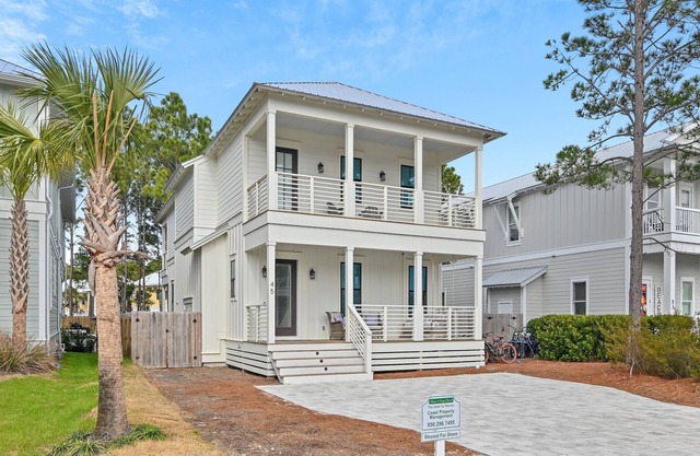 New Seagrove Home - Steps to Beach, Bikes, Pool