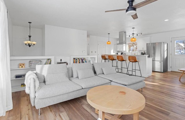 *NEW* Serene Stay in Palmer!