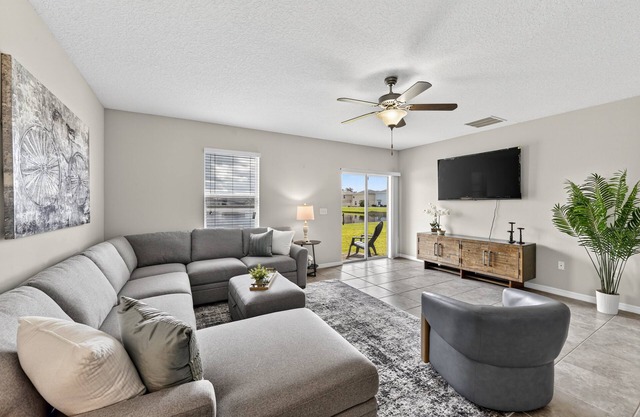 NEW! Spacious Getaway Near Apollo Beach